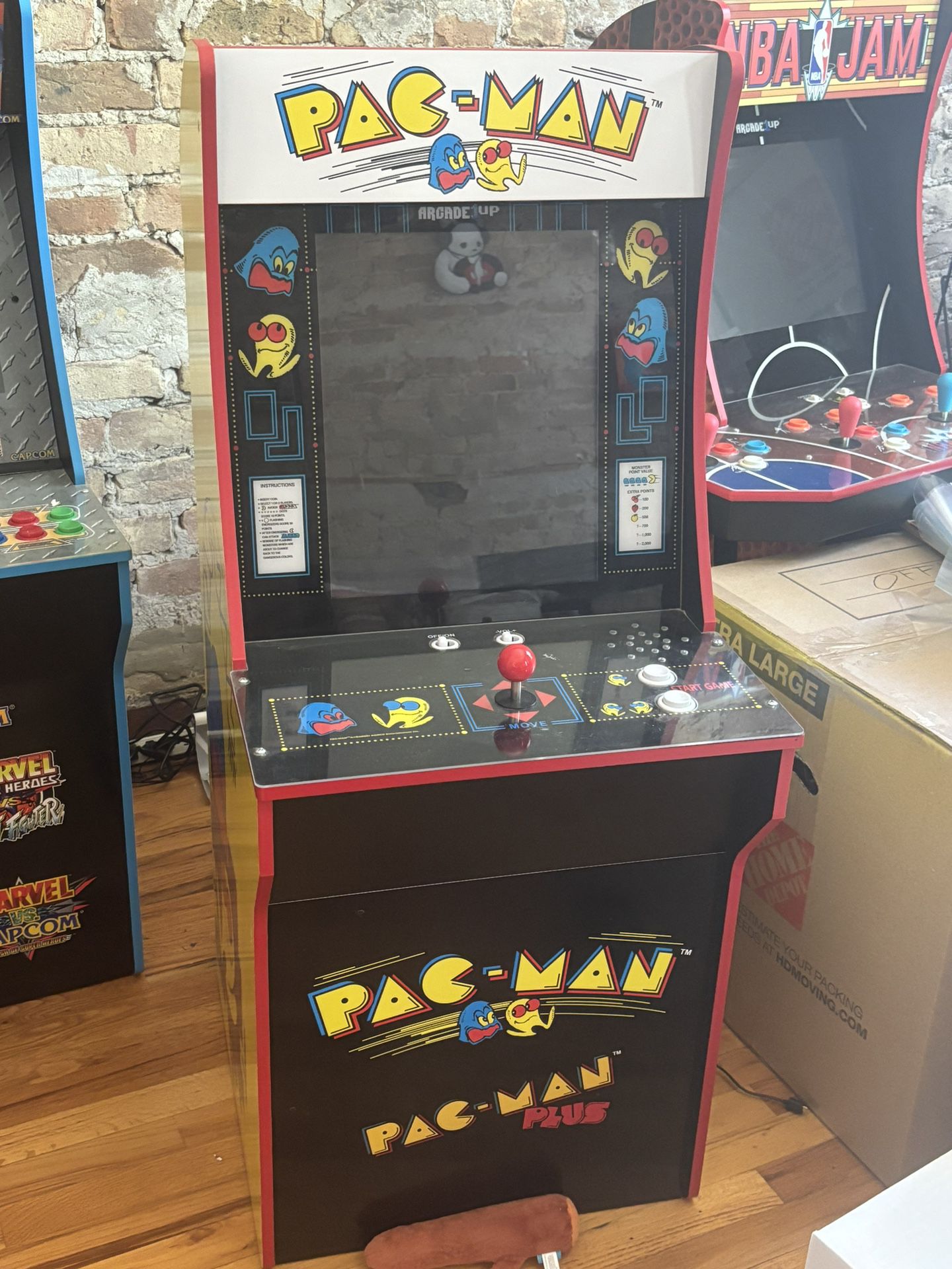Pac-Man Arcade With Lift 