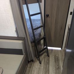 OutPrize RV Bunk Ladder Like New Heavy Duty Steel