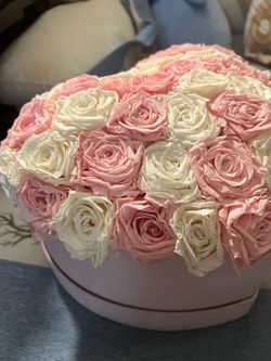 The Million Roses Preserved Forever Roses - Pink & White Heart Box