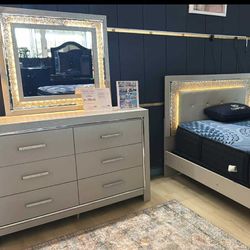 OM• $38 Initial • Brand New// 4 Piece bedroom Set 