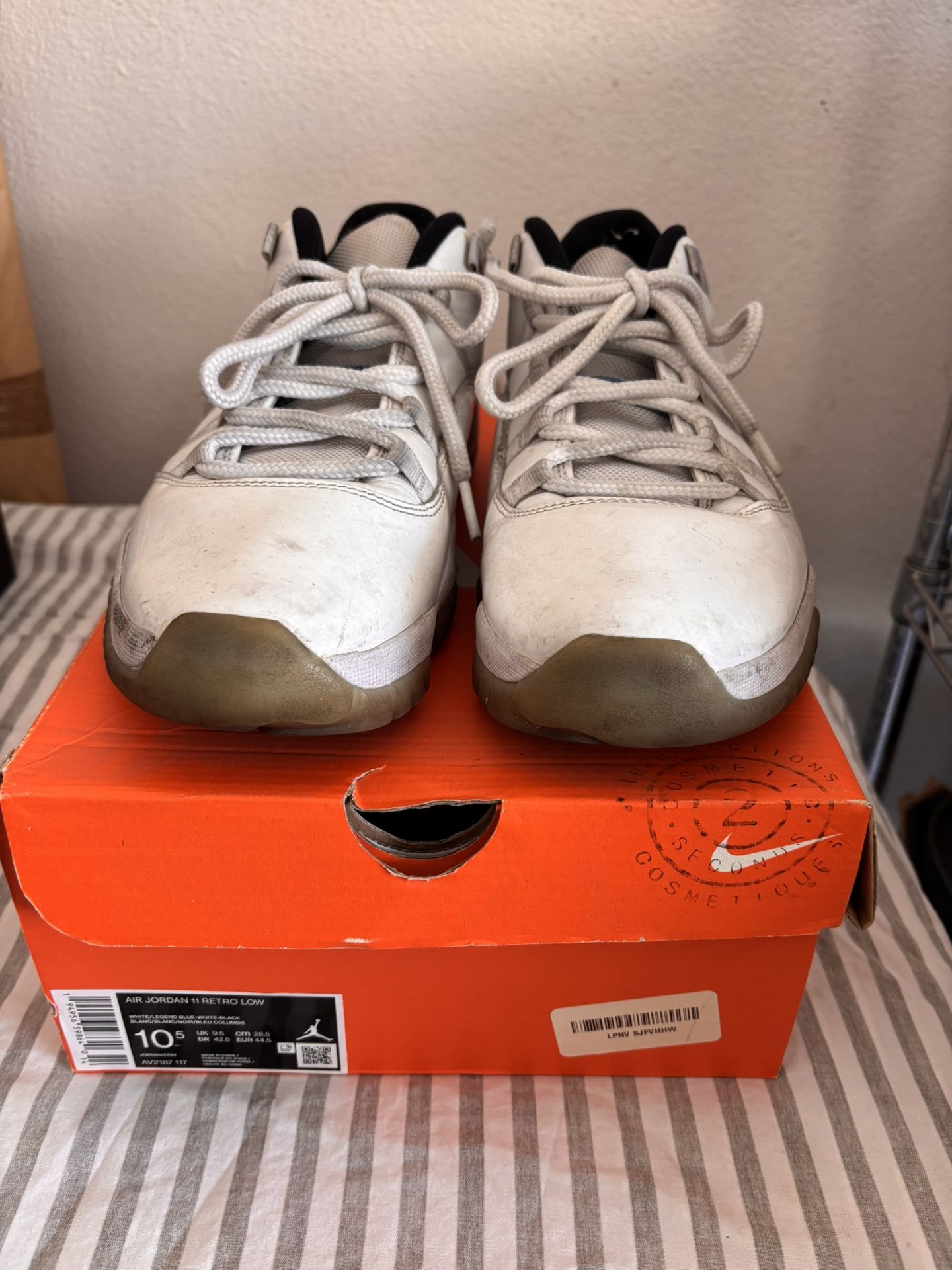 AIR JORDAN 11 RETRO LOW