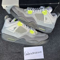 Air Jordan 4 Retro SE 95 Neon