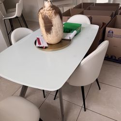 Table Set With Chairs 