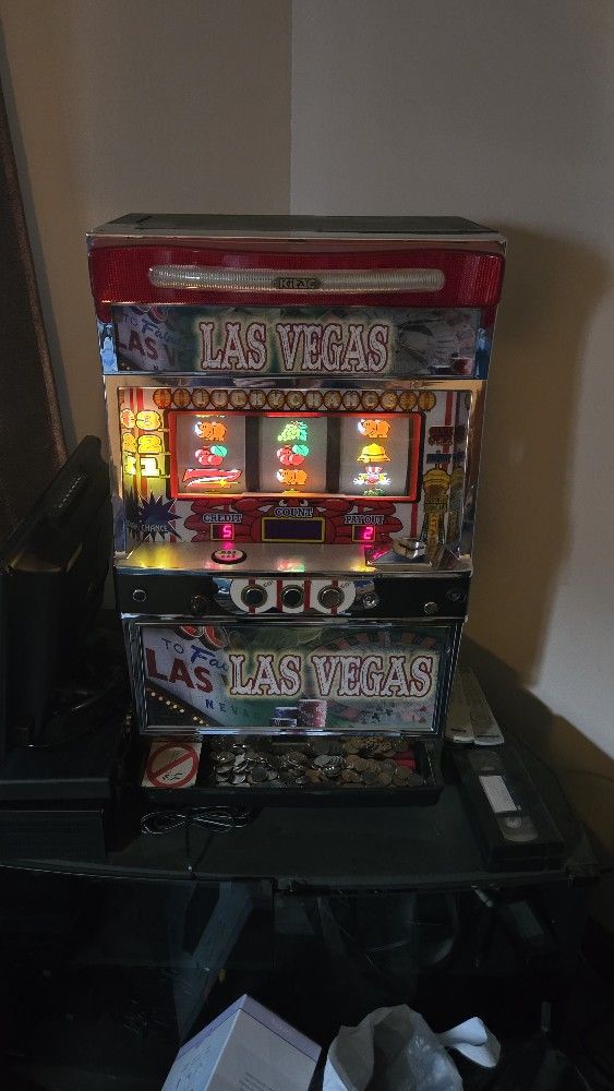Slot Machine With Tokens