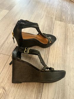 Shoes size 6