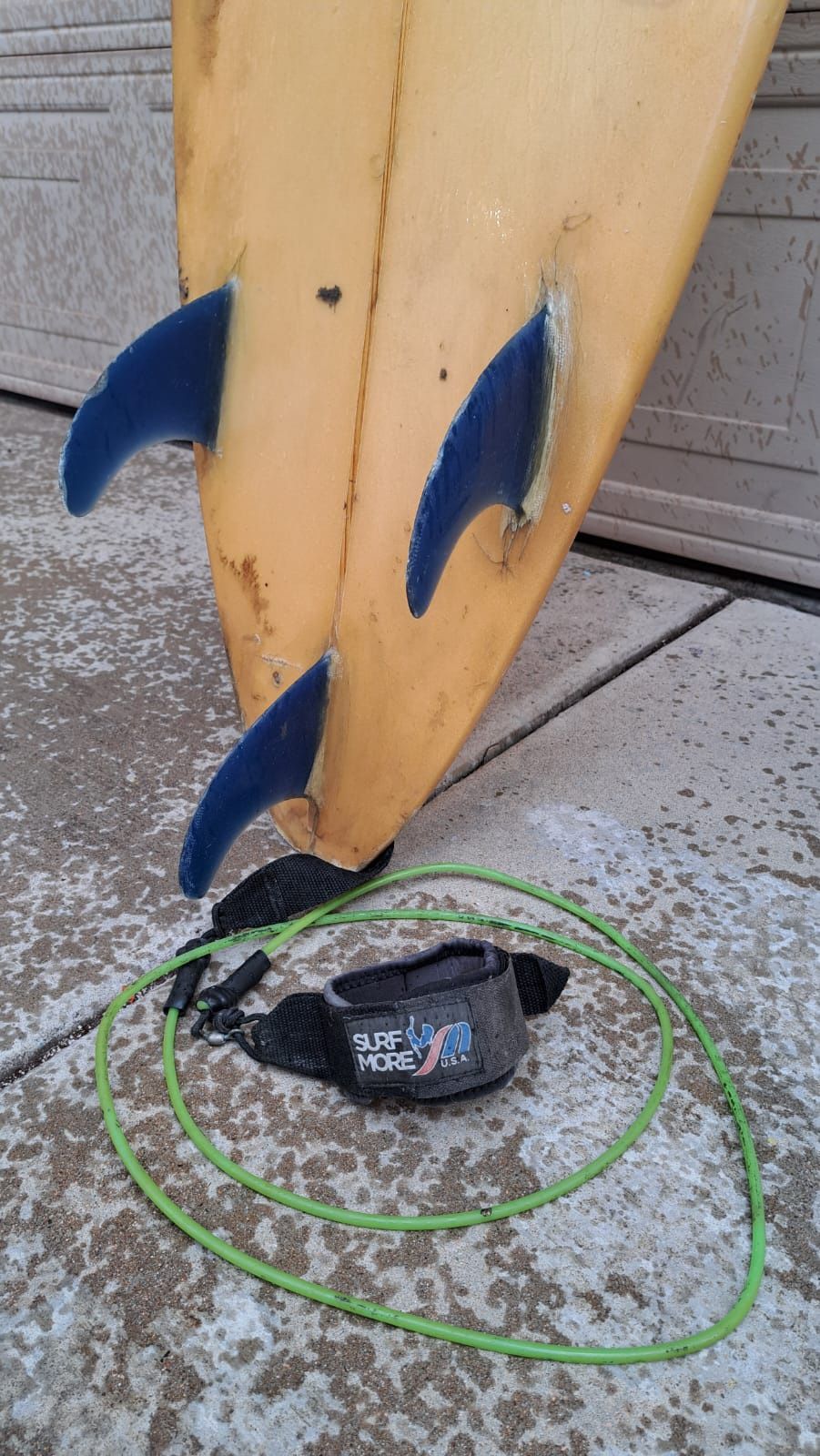 7 foot surfboard (hardcase)