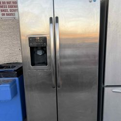 Ge Stainless Steel Refrigerator (Delivery Available)