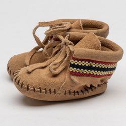 Minnetonka leather Braided Bootie (Infant) 0-6 months