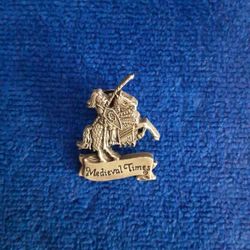 Medieval Times Pewter Knight On Horse Amusement Theme Park Show Tie Tack Pin Nip