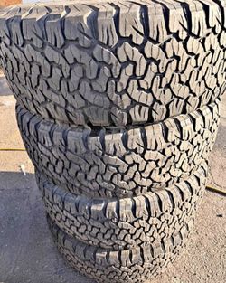 275/70/18 Vendo Un Set De Llantas Marca Bfgoodrich En Perfectas Condiciones De Vida Las 4