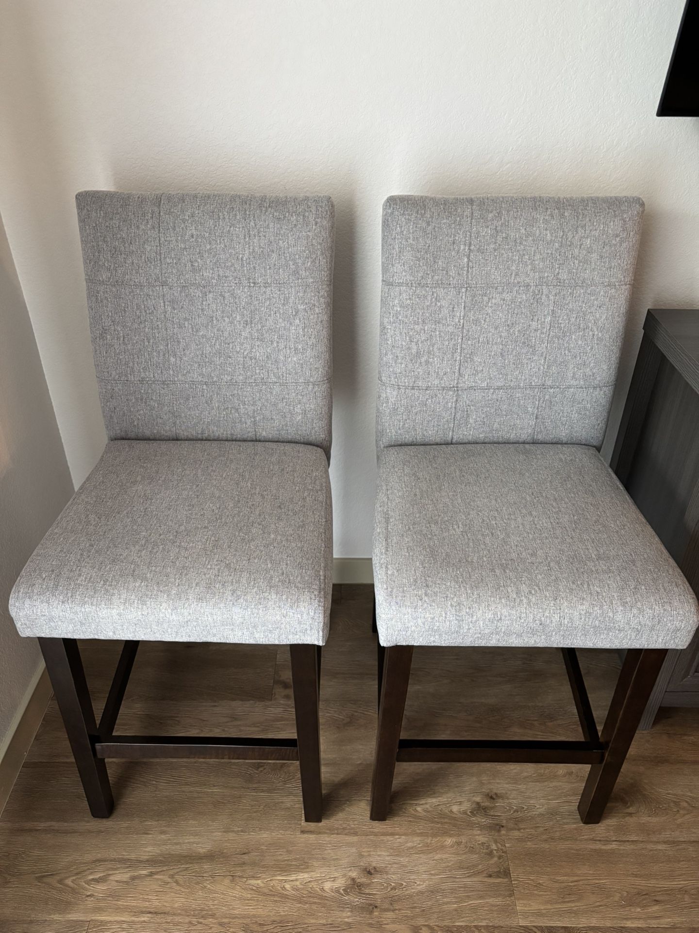 BARSTOOLS GRAY GENTLY USED