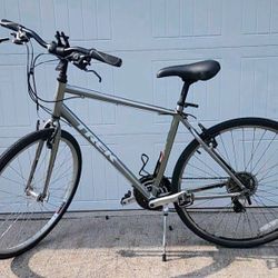 Mens 20" TREK Hybrid Bike. 