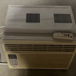 LG 8,000 BTU 115-Volt Window /Wall Air Conditioner Unit with Remote