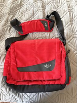 Eagle Creek Messenger Bag – Great Condition