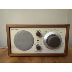 Tivoli Audio Model One Analog Bluetooth AM/FM Radio Tuner Brown Silver