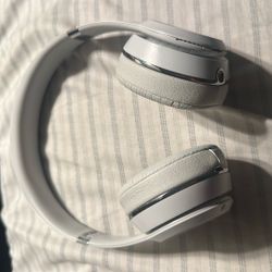 Beats Solo 3 White