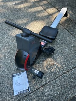 Magnetic rowing machine (Reality Fitness)