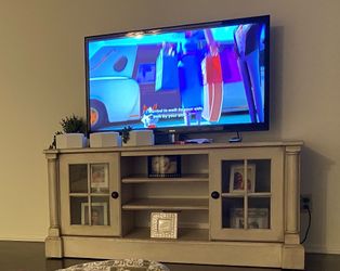 Tv stand
