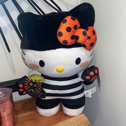 Hello Kitty Halloween Greeter