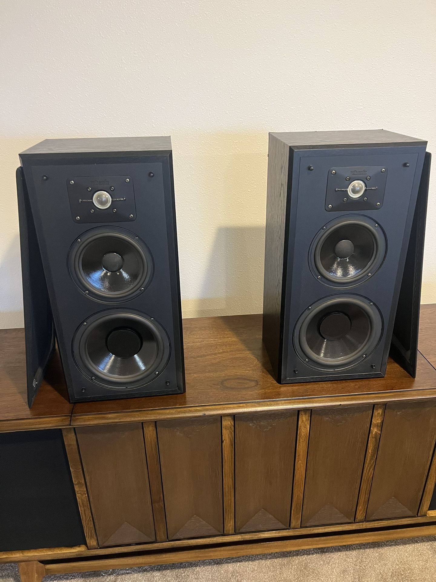 Polk Stereo Speakers