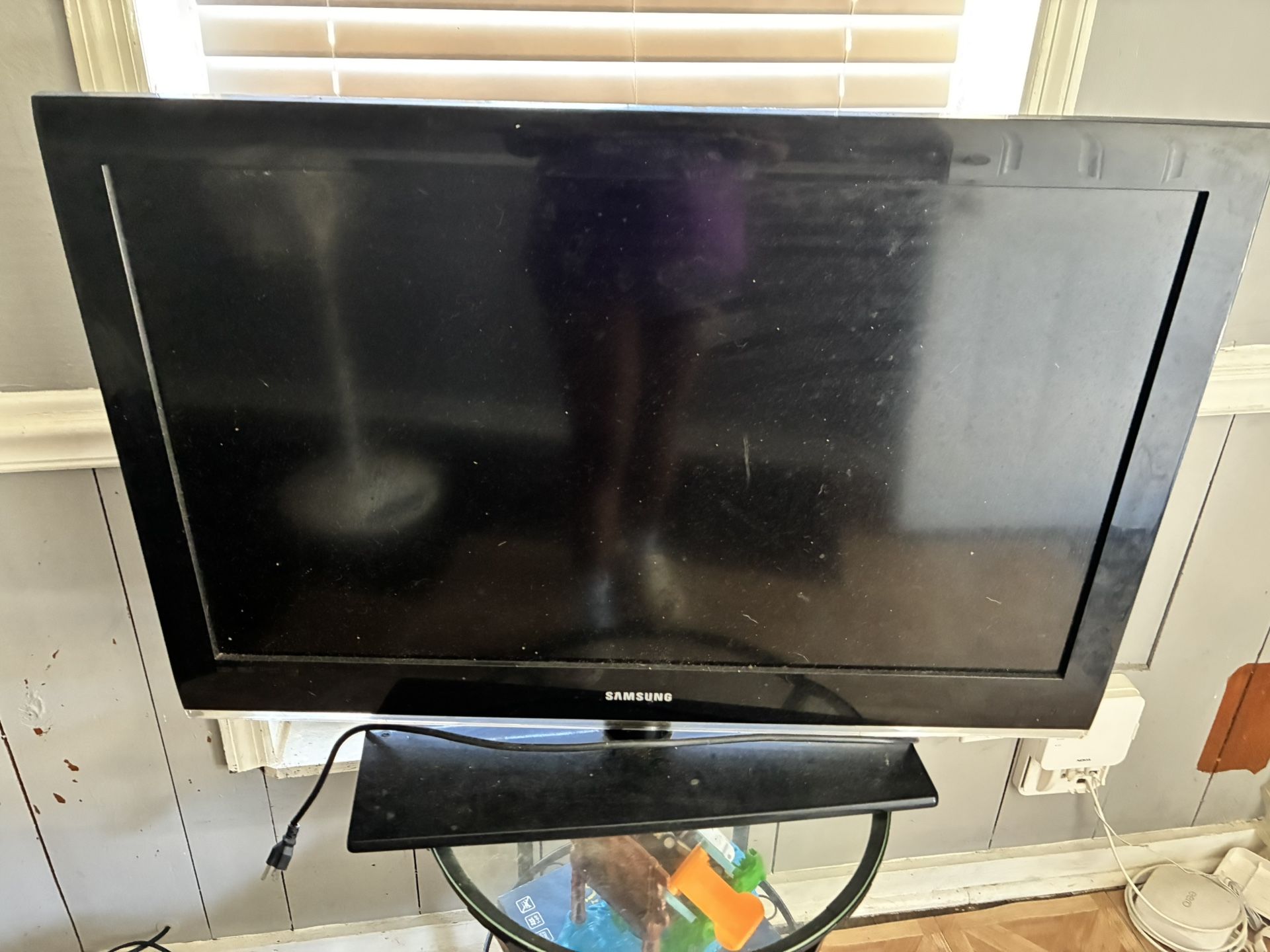 Samsung 55" & Surround Sound speakers BT/TV audible