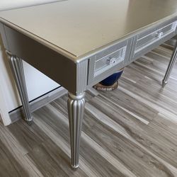 Girl Desk With Chair 