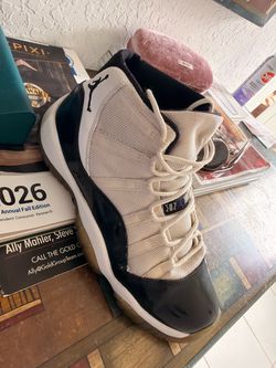 Air Jordan 11 Retro Concord GS Size 5Y / Women’s 6.5 Black White Purple Excellent Condition