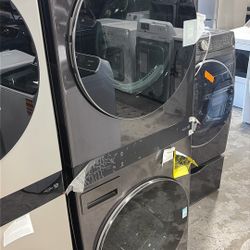 LG Stacked Laundry Center 