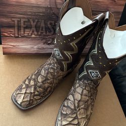 Men Boots (NEW) $250 Size 9