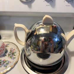 Art Deco Cream English Ceramic Teapot With Chrome Dome Cozy