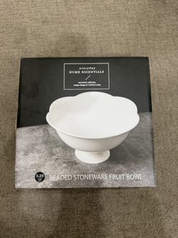 NEW Everyday Home Essentials – Beaded Stoneware Fruit Bowl (3.25 qt)