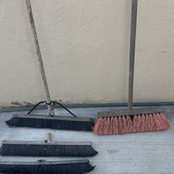 Brooms Heavy Duty 