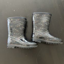 Carters Dinosaur Rain Boots. Toddler Size 9. Good Condition 