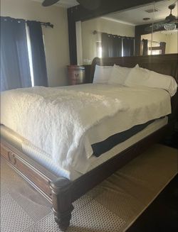 King bed frame + topper