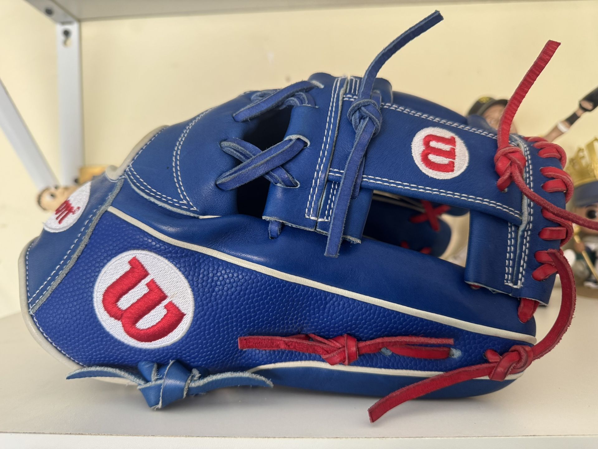 Wilson A2000 1810 12.25” RHT Near New