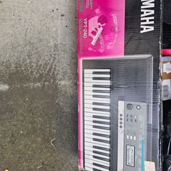 YAMAHA KEYBOARD