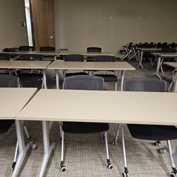 Foldable Training Room Tables And Chairs 