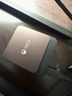 Xbox Series S with one controller and seagate drive 500 gb