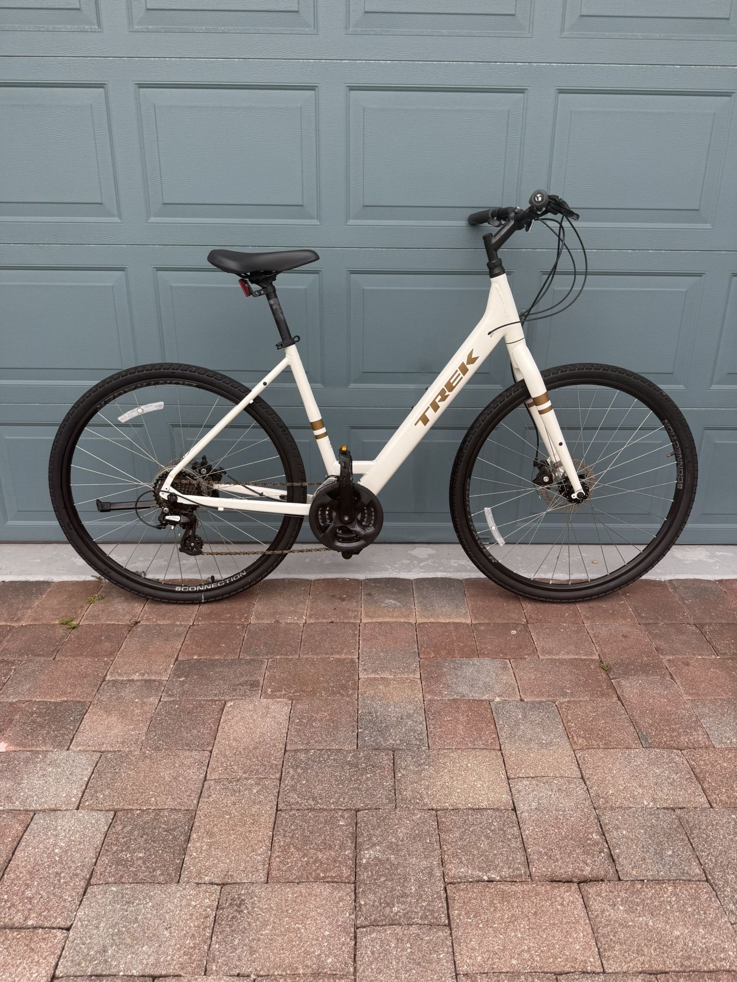 Trek Verve1 medium frame 700 wheel 21 speed hybrid