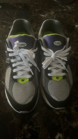 New Balance 2002R