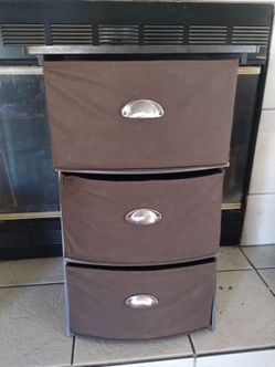 3 drawer dresser $15