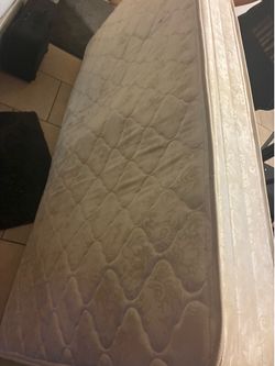 Twin mattress