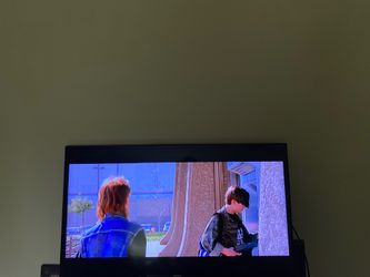 *New* Samsung 40”inch TV Super Smart!