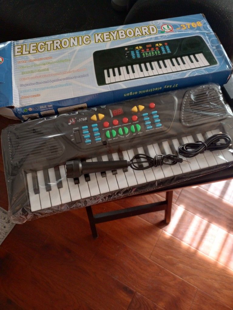 Electronic Keyboard 