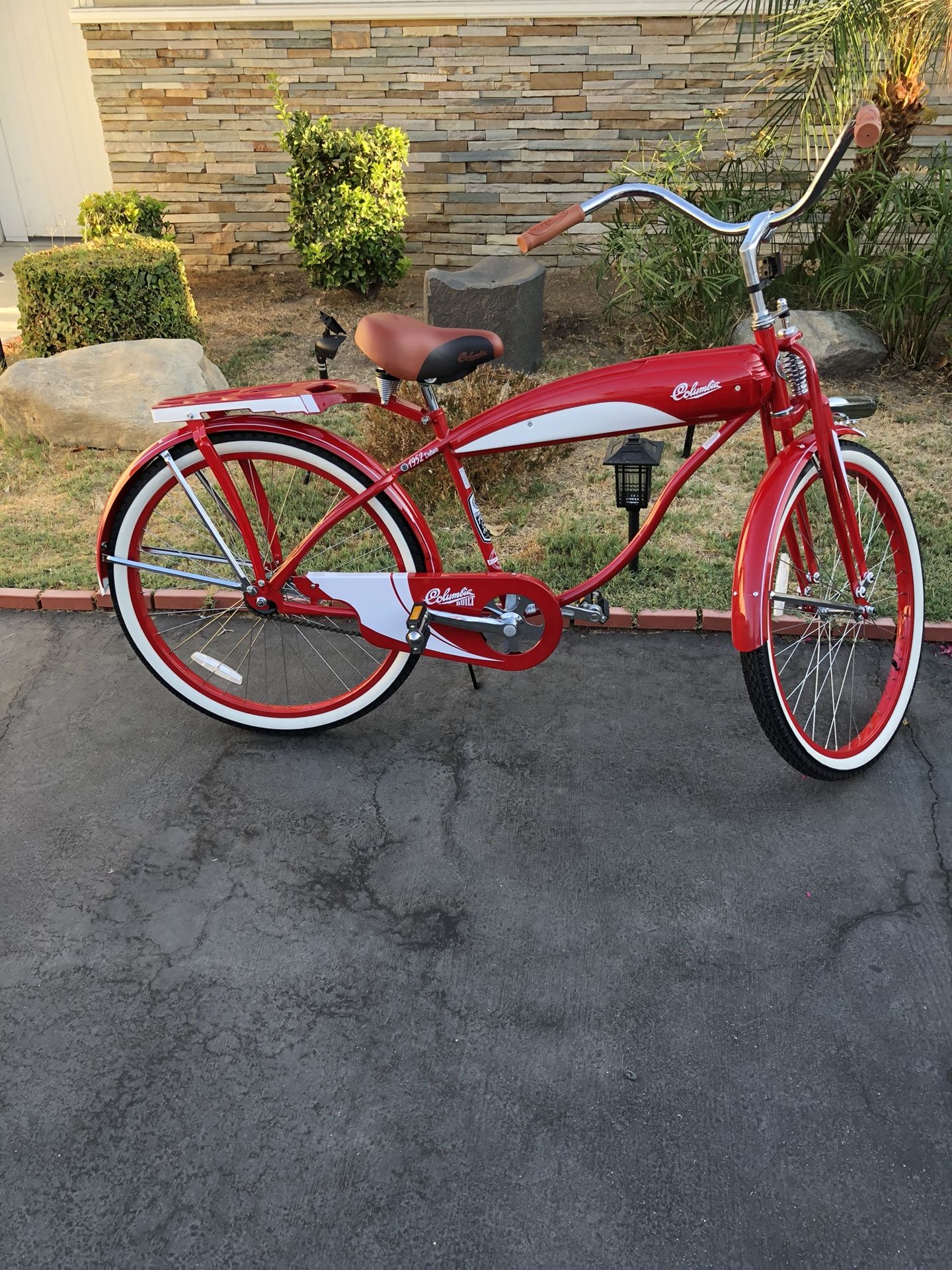 Brand new Columbia men’s 1952 DLX vintage 26” cruiser bike-red.