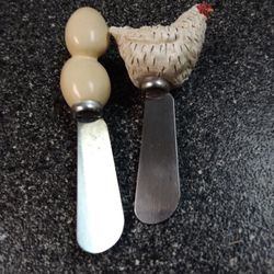 VINTAGE CHEESE TRAY KNIVES.   34 DOLLARS