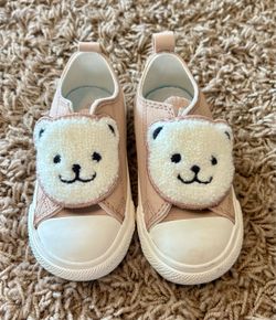 Baby shoes