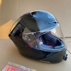 KYT NZ-Race Carbon Full-Face Motorcycle Helmet (Size M  Description: Selling a KYT NZ-Race Carbon Fiber full-face helmet