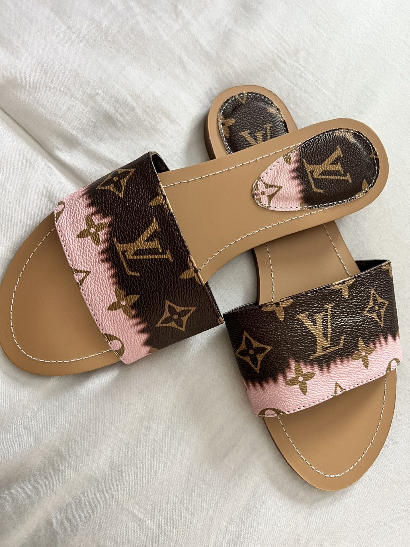 LV Louis Vuitton Bom Dia Flat Comfort Mule Sandals for Sale in City Of  Industry, CA - OfferUp