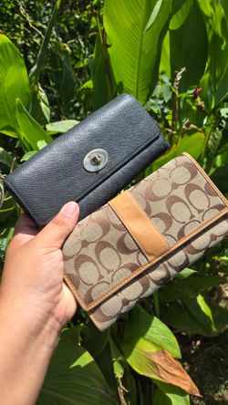 2 coach wallets